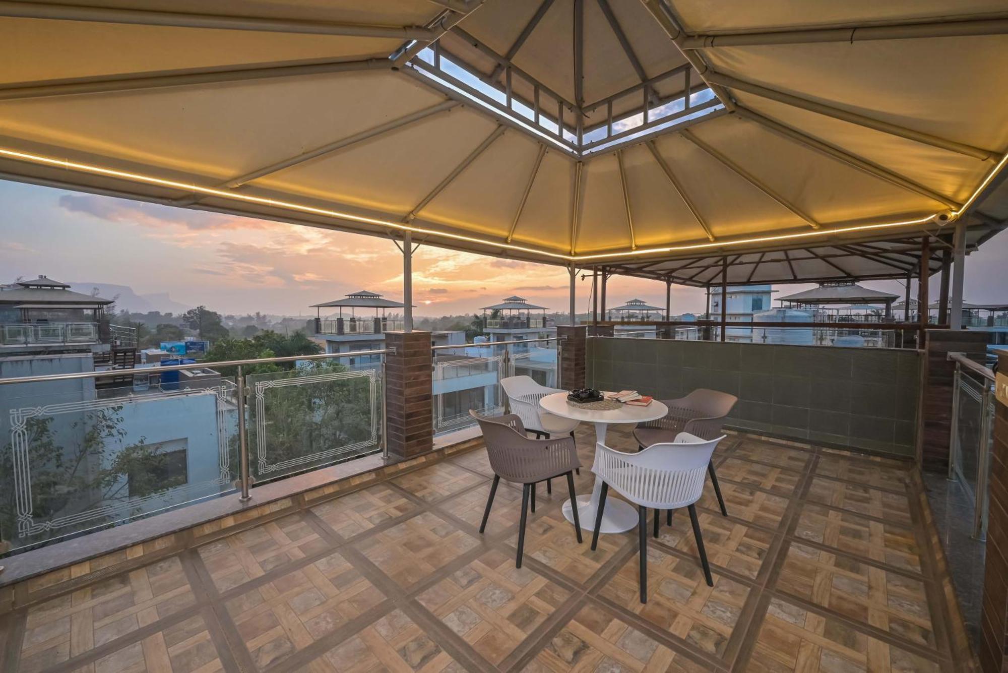 Azure Retreat Villa By Tropicana Stays Lonavala Exterior photo